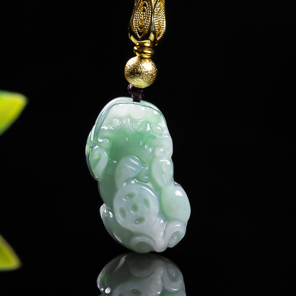 Natural Burmese A Emerald Pea  - Necklaces recension och pris