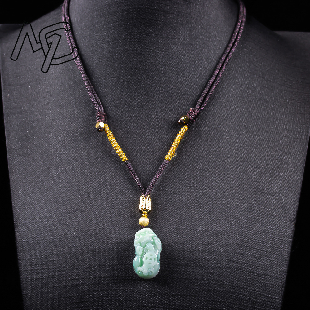 Natural Burmese A Emerald Pea  - Necklaces recension och pris