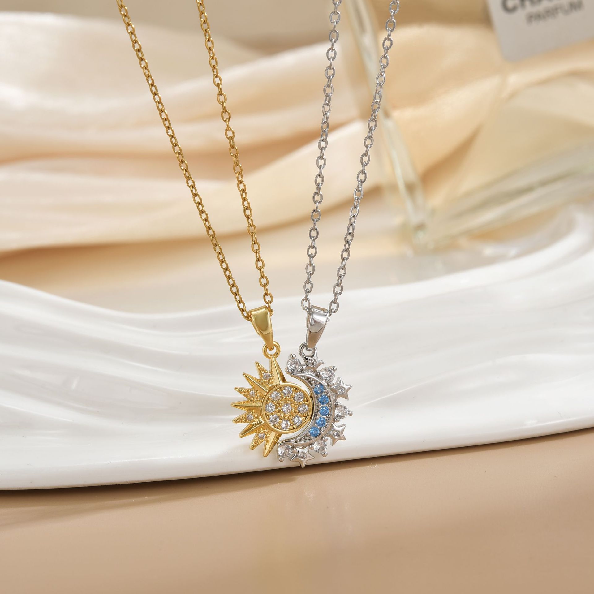 Couples Magnetic Necklaces Sun - Magnetic Couple Matching Necklaces recension och pris