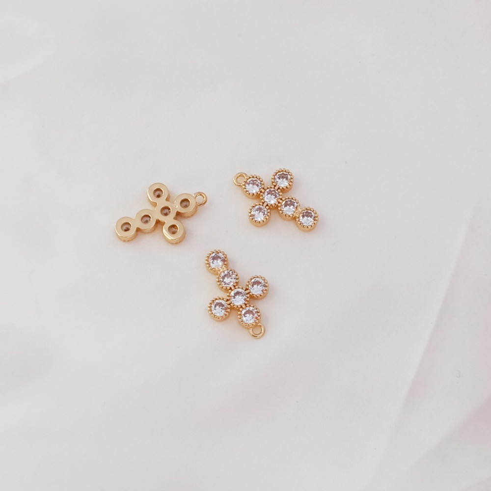 14K Gold-plated Zircon Cross P - Cross Pendant Necklace Gold recension och pris
